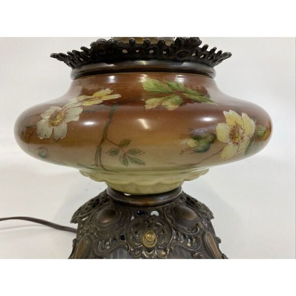 Gone With The Wind Parlor Lamp cottagecore Handpainted Dogwood Glass Electric - Picture 3 of 16